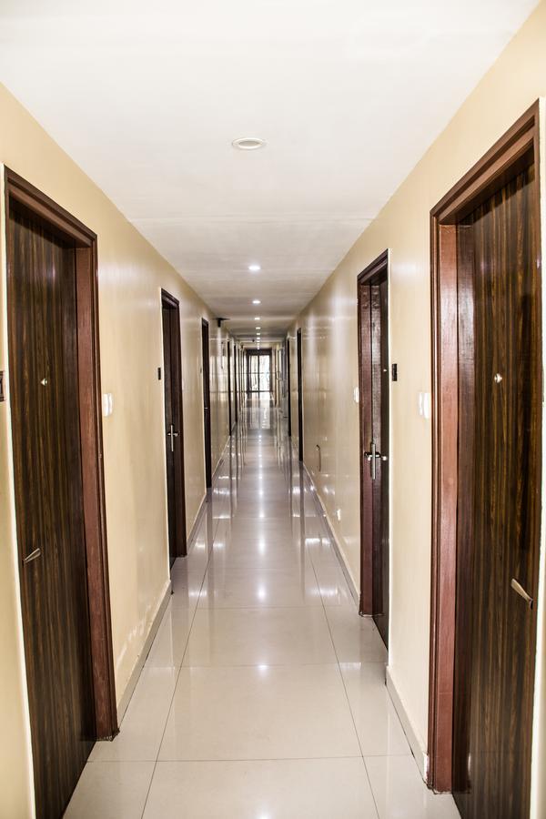 Hotel Platinum Calcutta Extérieur photo