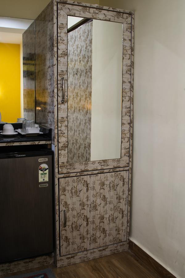 Hotel Platinum Calcutta Extérieur photo